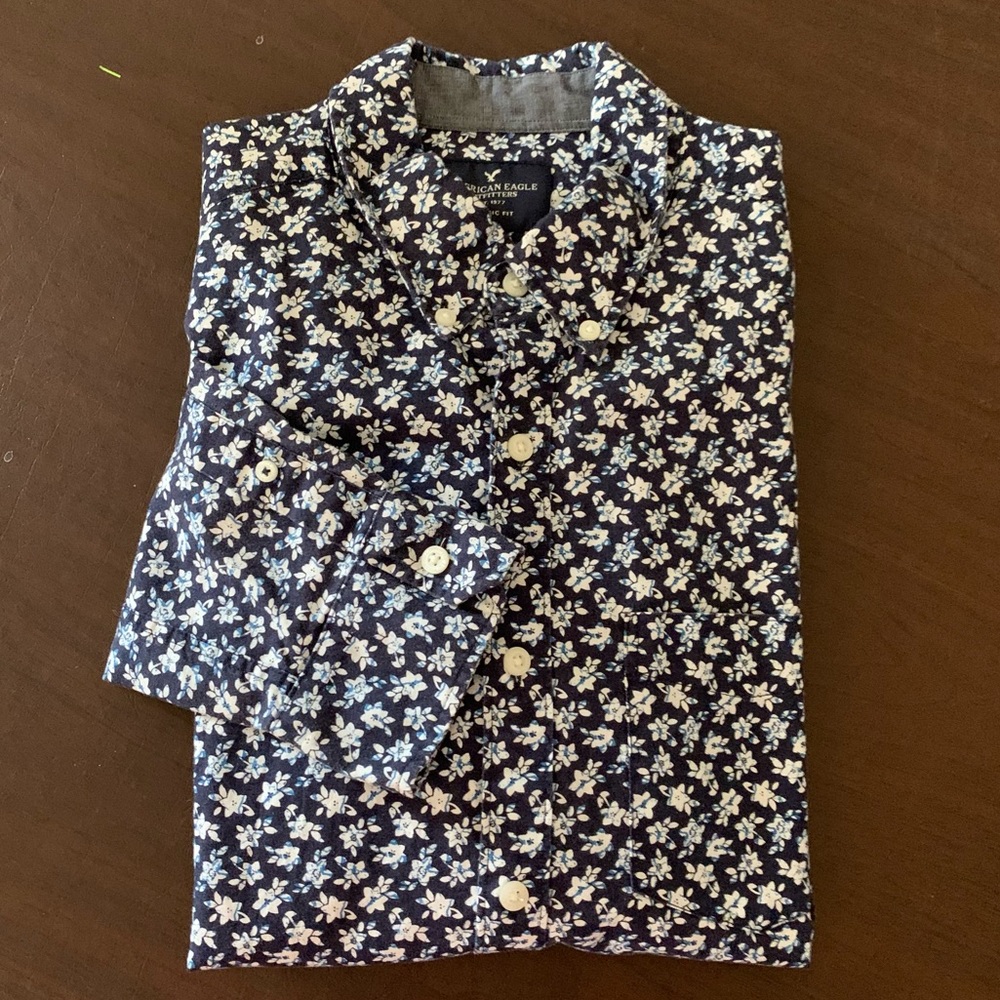 American Eagle men’s button down